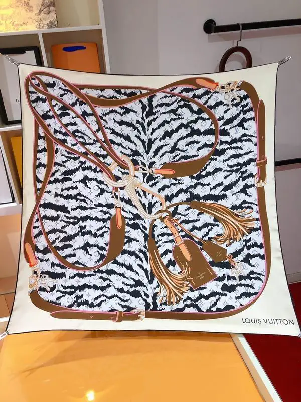 LV silk scarf 90X90cm E34 (15)